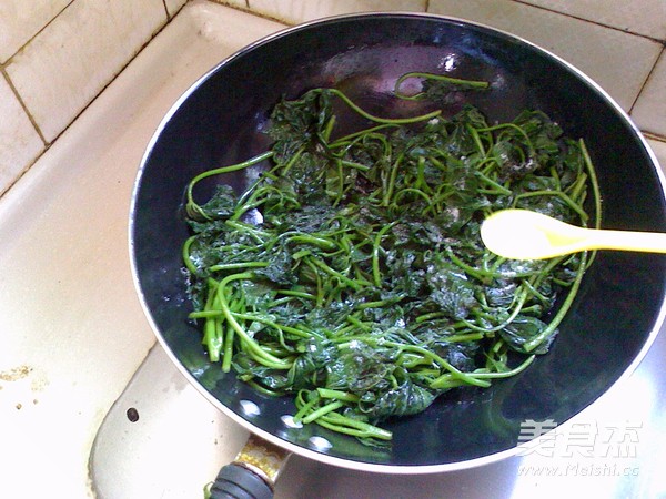 Stir-fried Sweet Potato Leaves recipe