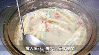 Spring Soup [mung Bean and Bamboo Shoots in Pot with Pork Feet] recipe