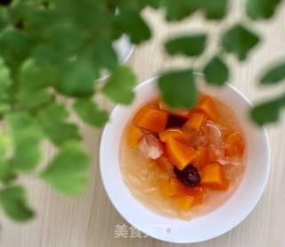 Papaya and Tremella Sweet Soup recipe
