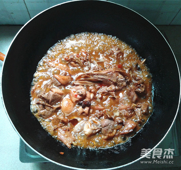 Basil Duck Casserole in Claypot recipe