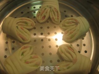 A Small Gift for Children's Day-pig's Knuckle Milk and Chive Rolls recipe