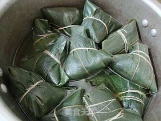 Peanut Mung Bean Pork Ribs Zongzi recipe