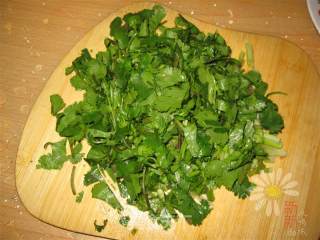 Stir-fried Peanuts with Cilantro and Dried Tofu recipe