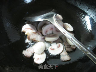 Boiled Duck Blood with Chicken and Mushrooms recipe