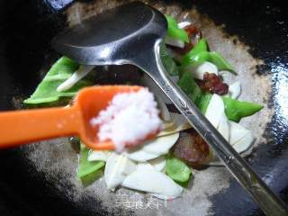 Stir-fried Spicy Sausage with Hot Pepper recipe