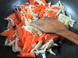 Stir-fried Carrots with Bamboo Shoots recipe
