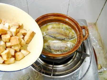 Curry Crucian Carp Stew with Tofu recipe