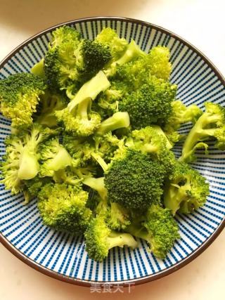 [shandong] Garlic and Broccoli with Fungus recipe