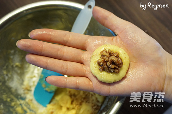 Walnut Shortbread Cookies recipe