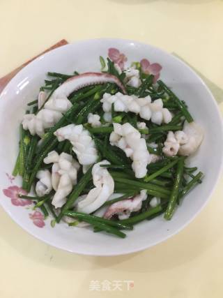 Fried Squid with Chives recipe