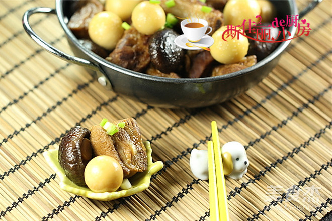 Braised Pork Ribs with Mushroom and Quail Egg recipe