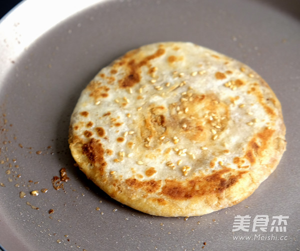 Brown Sugar Biscuits with Sesame Sauce on The Outside and Soft and Fragrant Inside recipe