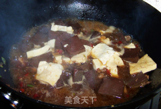 Black and White Tofu with Fish-flavored Minced Pork recipe