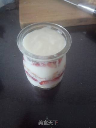 Yogurt Strawberry Cup recipe