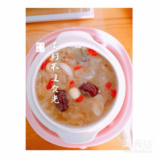 Red Date Tremella and Lotus Seed Soup recipe