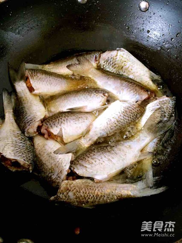 Sweet and Sour Crucian recipe