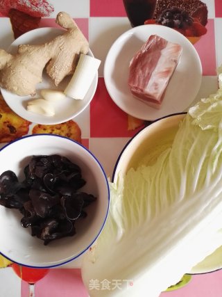 Stir-fried Pork Belly with Cabbage and Black Fungus recipe