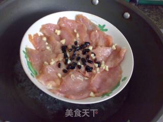 Drum Pepper Steamed Pork Slices recipe