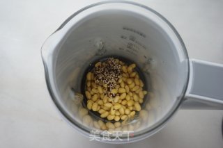 Chia Seed Quinoa Soy Milk recipe