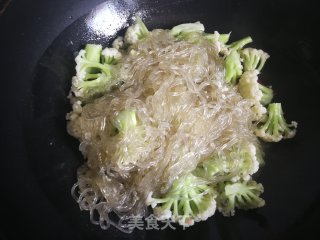 Stir-fried Vermicelli with Organic Cauliflower recipe