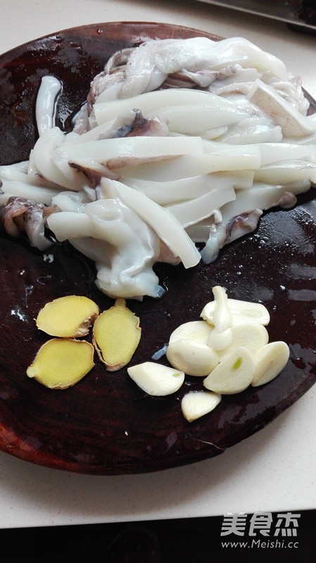 Stir-fried Cuttlefish with Hot Pepper recipe