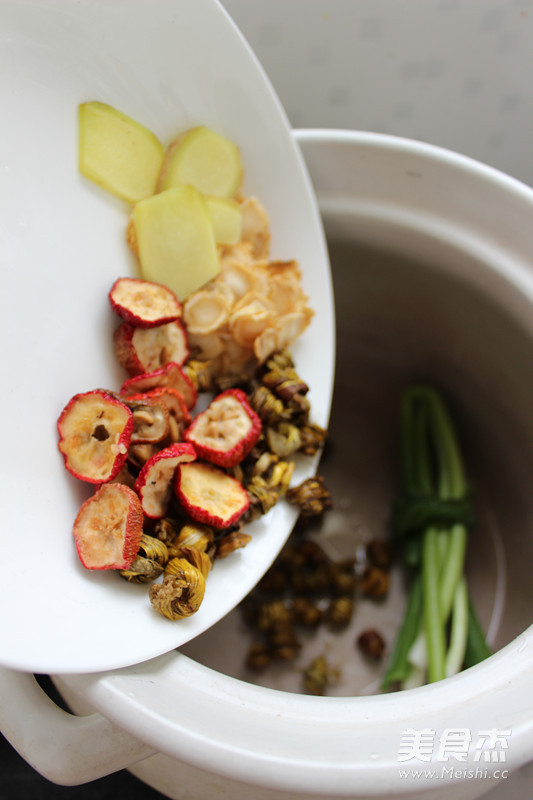 Dendrobium Black Chicken Soup with American Ginseng recipe