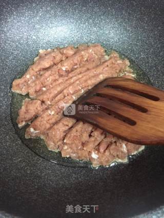 The Practice of Fried Noodles with Minced Pork recipe