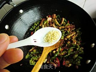 【flying Birds and Animals】---fried Pork with Green Peppers recipe