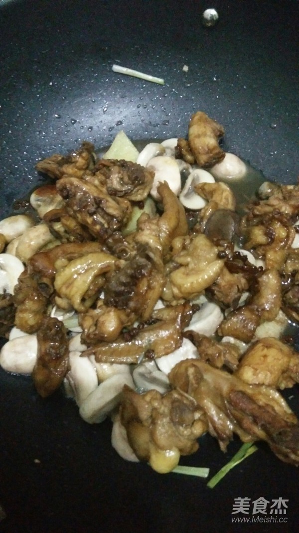 Chicken Stewed with Mushrooms recipe