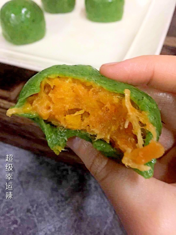 Qing Tuan (salted Egg Yolk and Pork Floss Flavor and Sweet Bean Paste Flavor) recipe