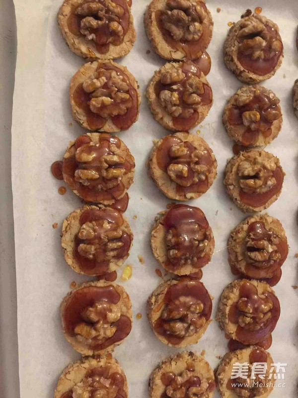 Honey Caramel Walnut Shortbread Cookies recipe