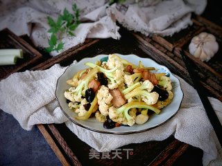 Stir-fried Songhua with Home-cooked Pork Belly and Fungus recipe