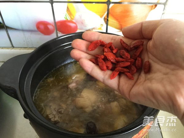 Astragalus and Red Date Chicken Soup recipe