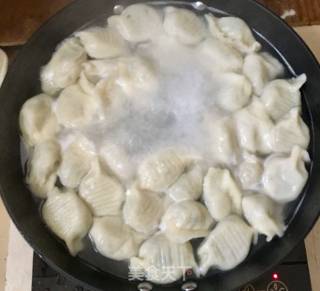 Moss and Pork Dumplings recipe