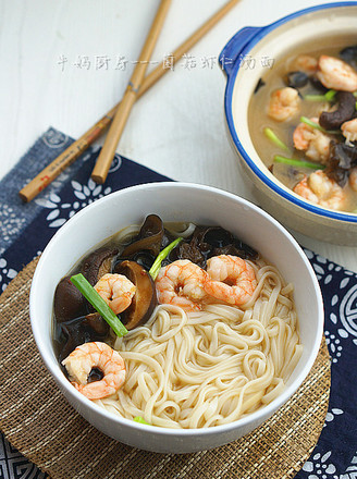 Noodle Soup with Shrimp and Mushroom recipe