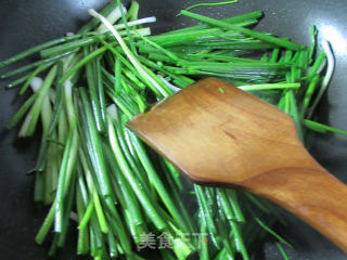 Braised Chicken Feet with Chives recipe