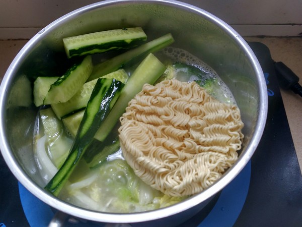Soup Po Vegetable Noodles recipe