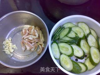 Stir-fried Cucumber with Pork Noodles recipe