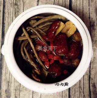 Laoguang Autumn and Winter Healthy Soup of Tea Tree Mushroom Stewed Chicken#肉肉厨 recipe