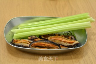 Stir-fried Celery with Red Ginseng recipe