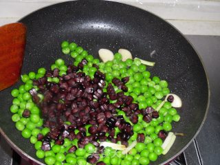 Field Vegetable and Lily Stir-fry recipe