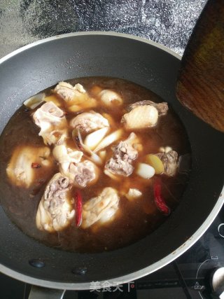 Stewed Chicken with Hazel Mushroom Noodles recipe