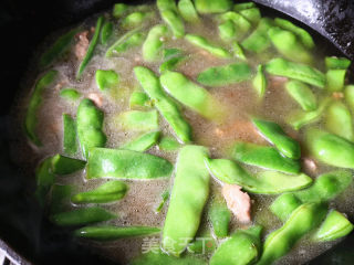 Braised Noodles with Oil Beans recipe