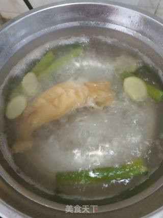Nourishing Fish Maw and Angelica Chicken Soup recipe