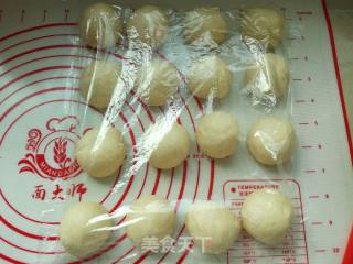 Light Cream Honey Bean Meal Buns recipe