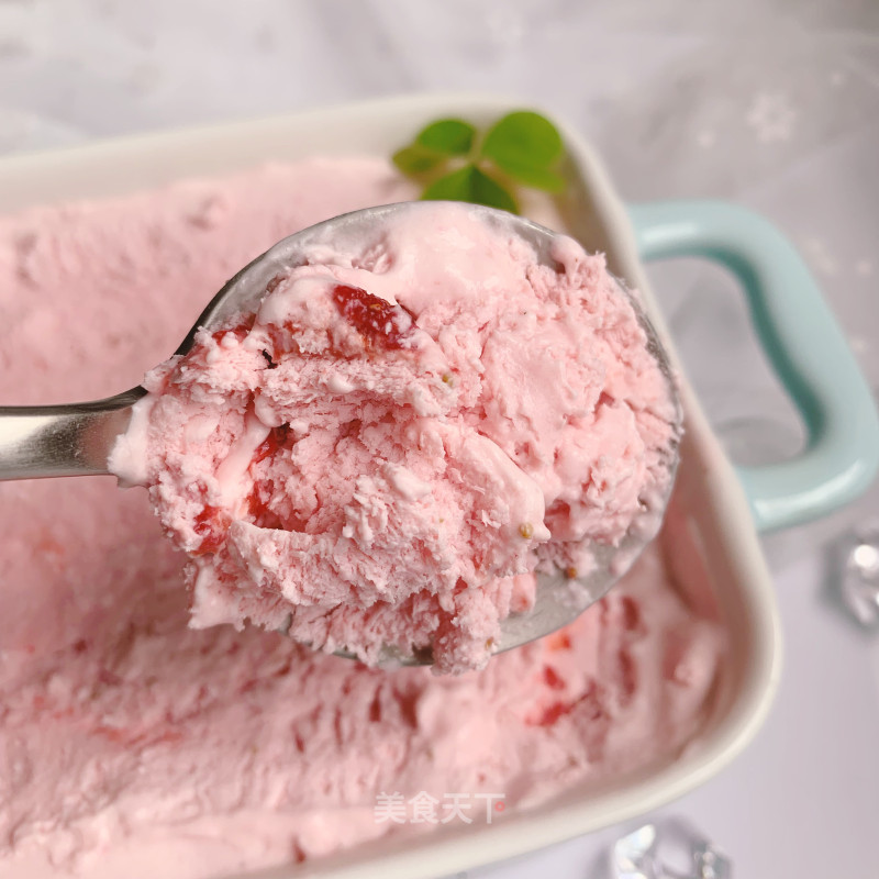 Strawberry Yogurt Ice Cream