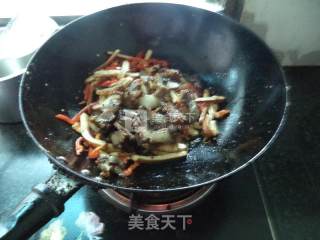 Stir-fried Rice Noodles with Pork recipe