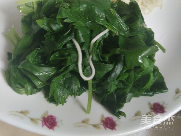 Celery Leaf Noodles recipe