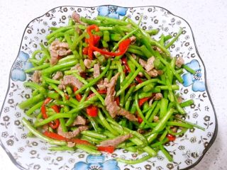 Stir-fried Shredded Pork with Artemisia recipe