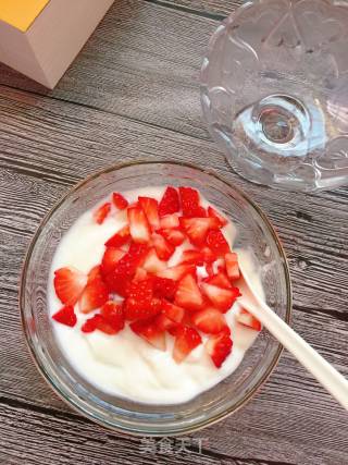 Strawberry Yogurt Cup recipe